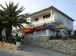 Holiday house No.114, 2 apartments and 5 rooms for 2-5 people