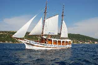 Croatian cruises – motor sailer M/S Vila