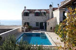 Clicca la foto per ingrandirla Villa con piscina nel paese di Sumartin sull'isola di Brac
