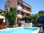 Kuća br.529, 3 apartmana za 2-8 osoba